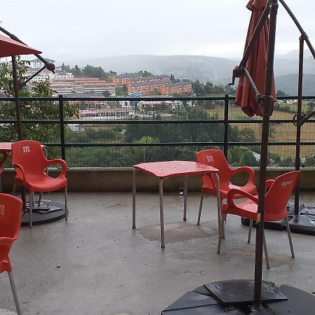 Albergue La Plaza Tineo Eksteriør bilde