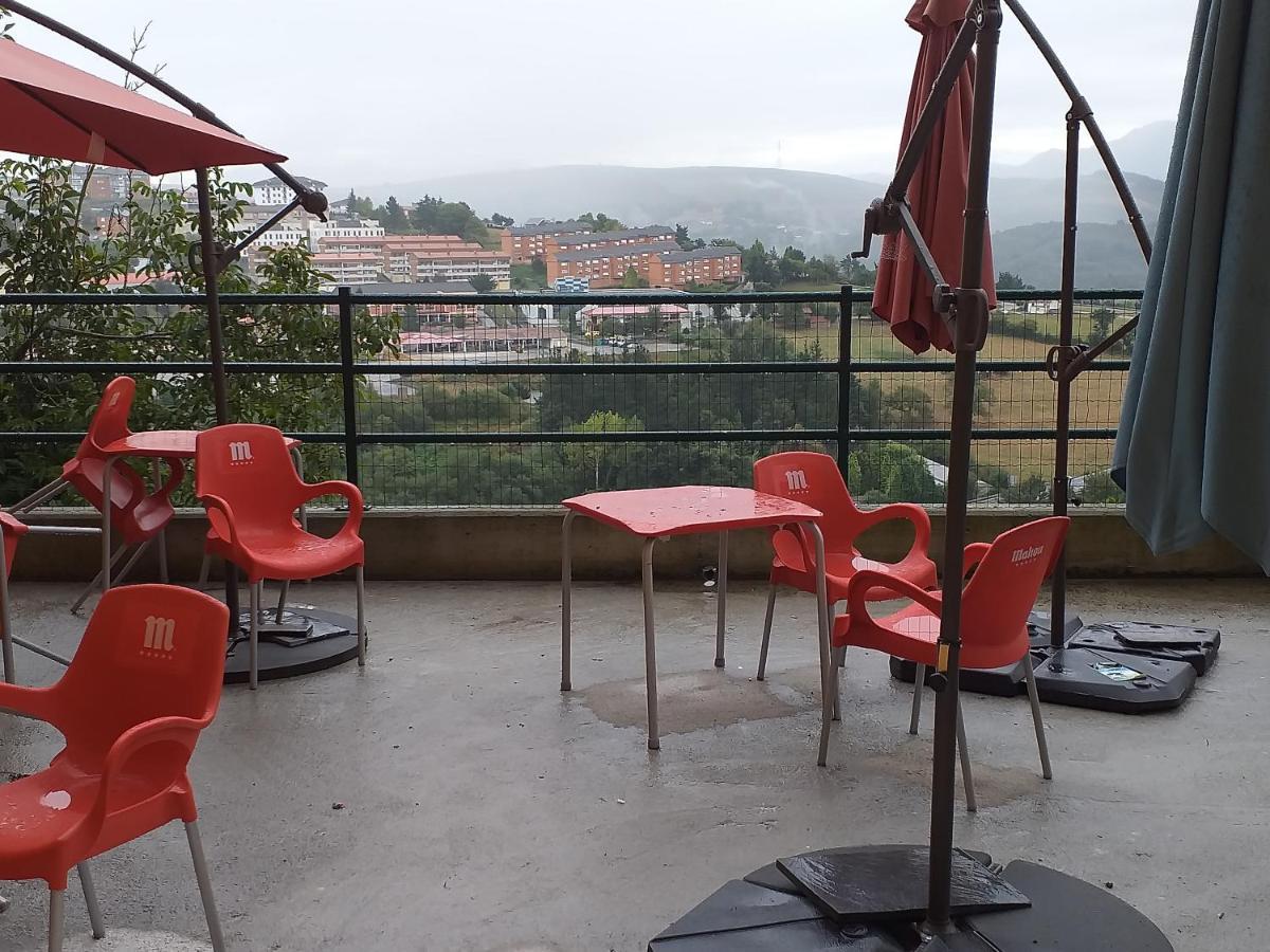 Albergue La Plaza Tineo Eksteriør bilde